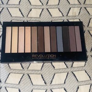 ❗️CLOSET CLEAN OUT❗️ Makeup Revolution